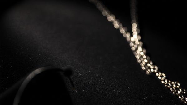 Découvrez des bijoux personnalisés : l'élégance française à votre portée